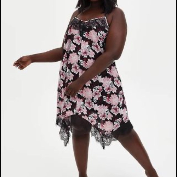 torrid Other - Womens Torrid Black & Pink Skull Floral Hanky Hem Sleep Dress size 2x
